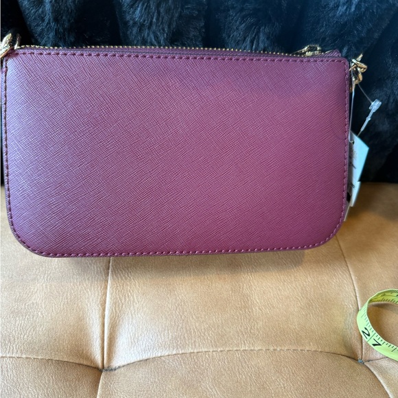 Michael Kors pouchette with Gold Chain - Picture 2 of 8